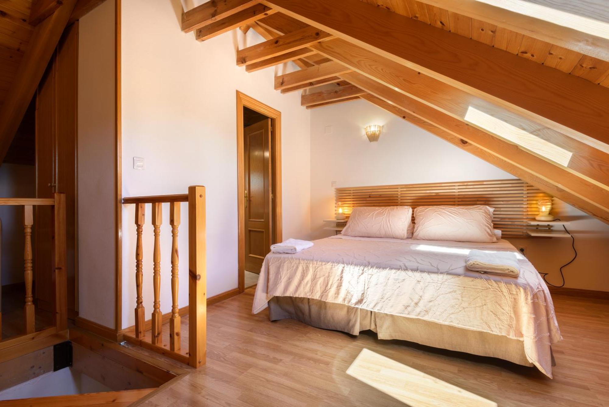 Atico Abuhardillado I Aire Acondicionado L Centrico L Garaje L Trastero I Wifi Apartment Биескас Екстериор снимка