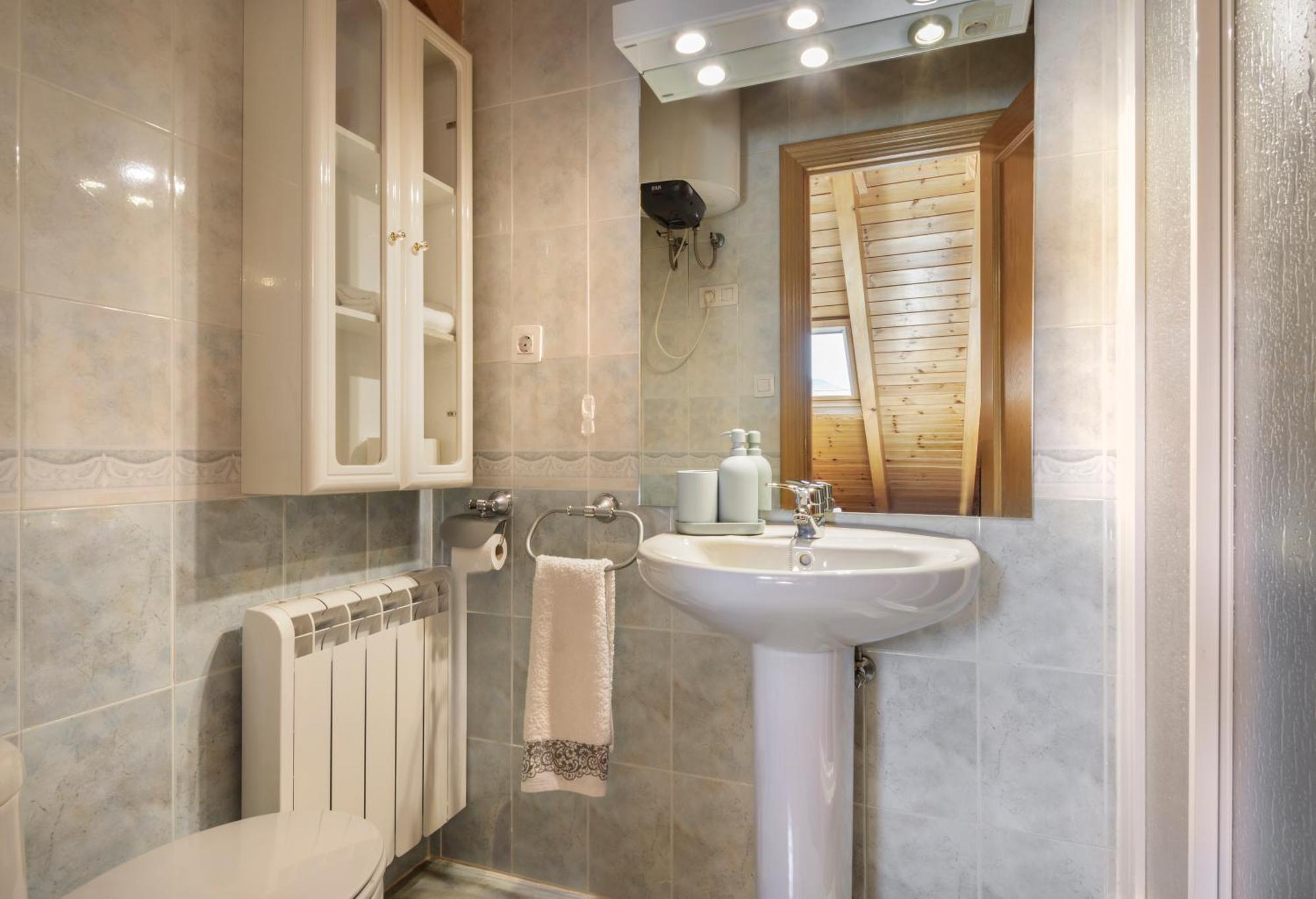 Atico Abuhardillado I Aire Acondicionado L Centrico L Garaje L Trastero I Wifi Apartment Биескас Екстериор снимка